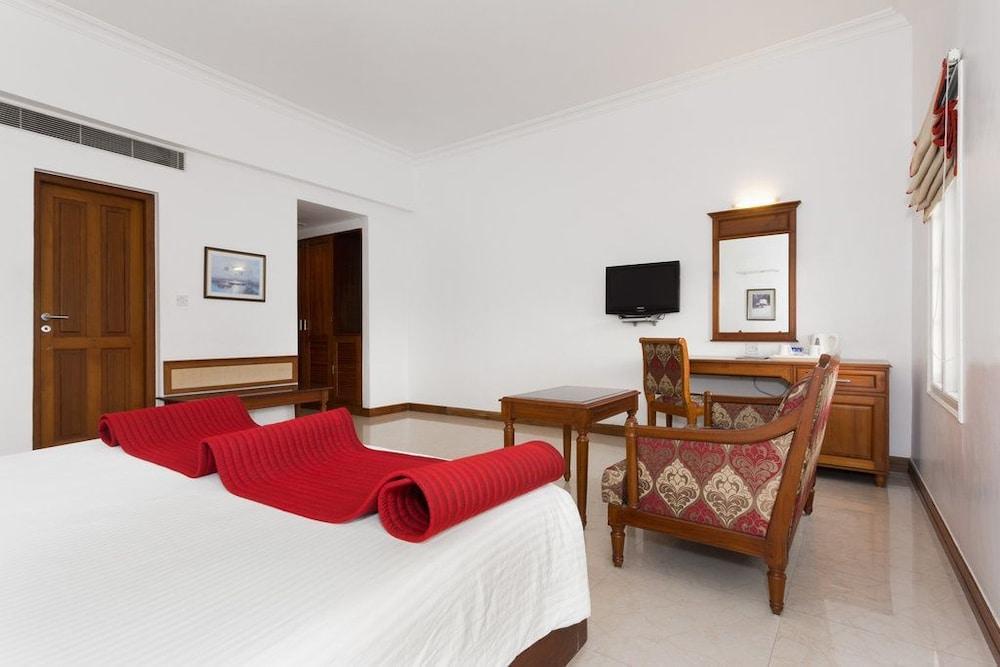 The Avenue Center Hotel Kochi Esterno foto