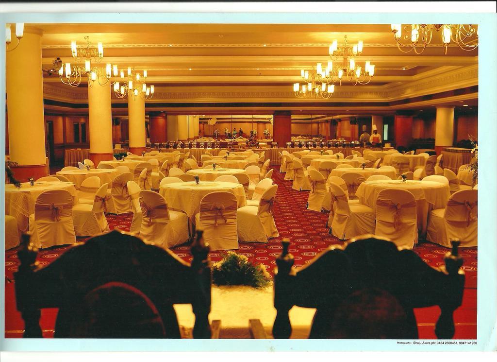 The Avenue Center Hotel Kochi Esterno foto