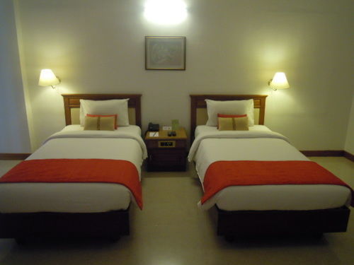 The Avenue Center Hotel Kochi Esterno foto