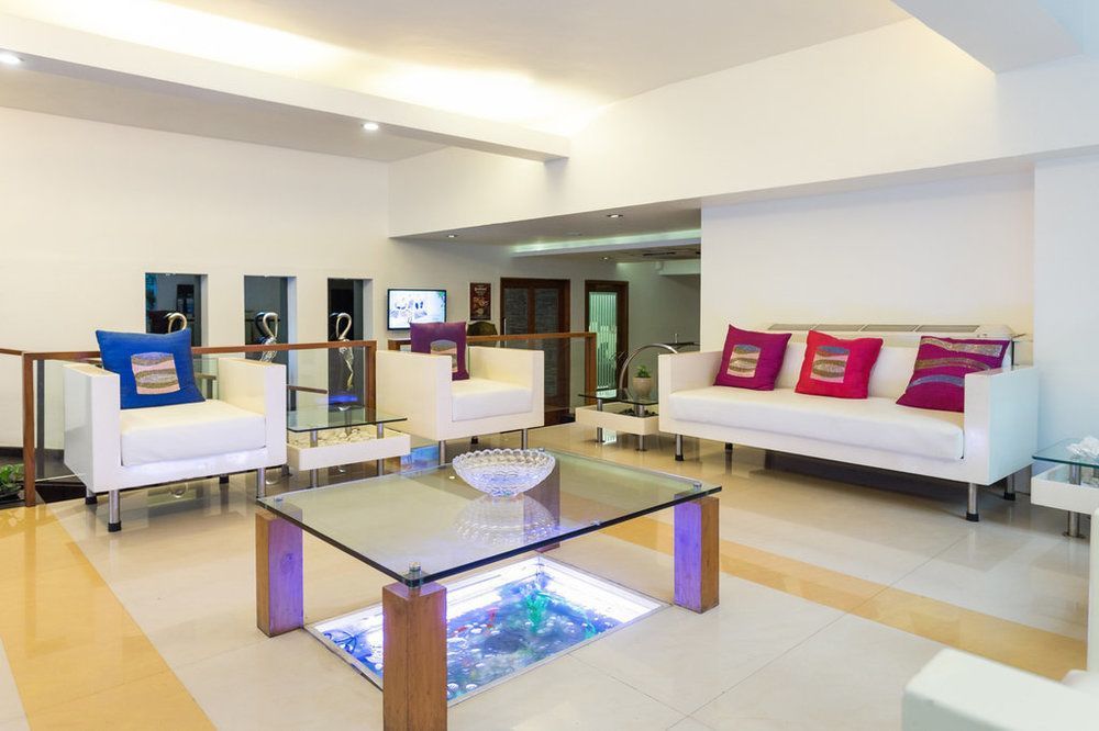 The Avenue Center Hotel Kochi Esterno foto