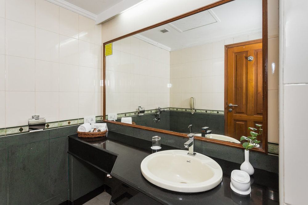 The Avenue Center Hotel Kochi Esterno foto