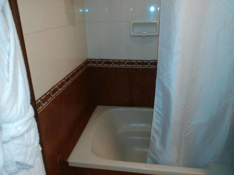 The Avenue Center Hotel Kochi Esterno foto